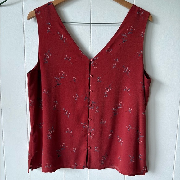 Reitman’s Sleeveless V-Neck Top Size Large - Picture 3 of 3